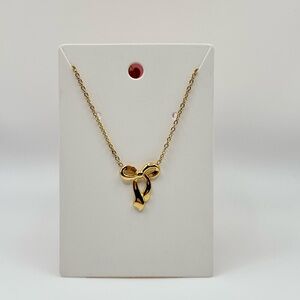 Chic Gold Bow Necklace